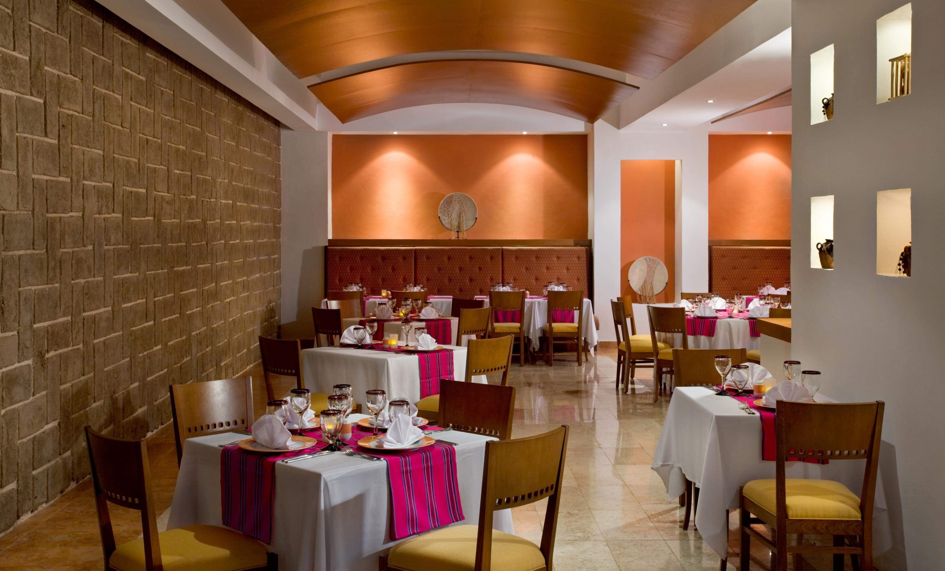 グランド リビエラ プリンセス オール インクルーシブ プレヤデルカーメン エクステリア 写真 Restaurant at the Grand Hyatt Mumbai