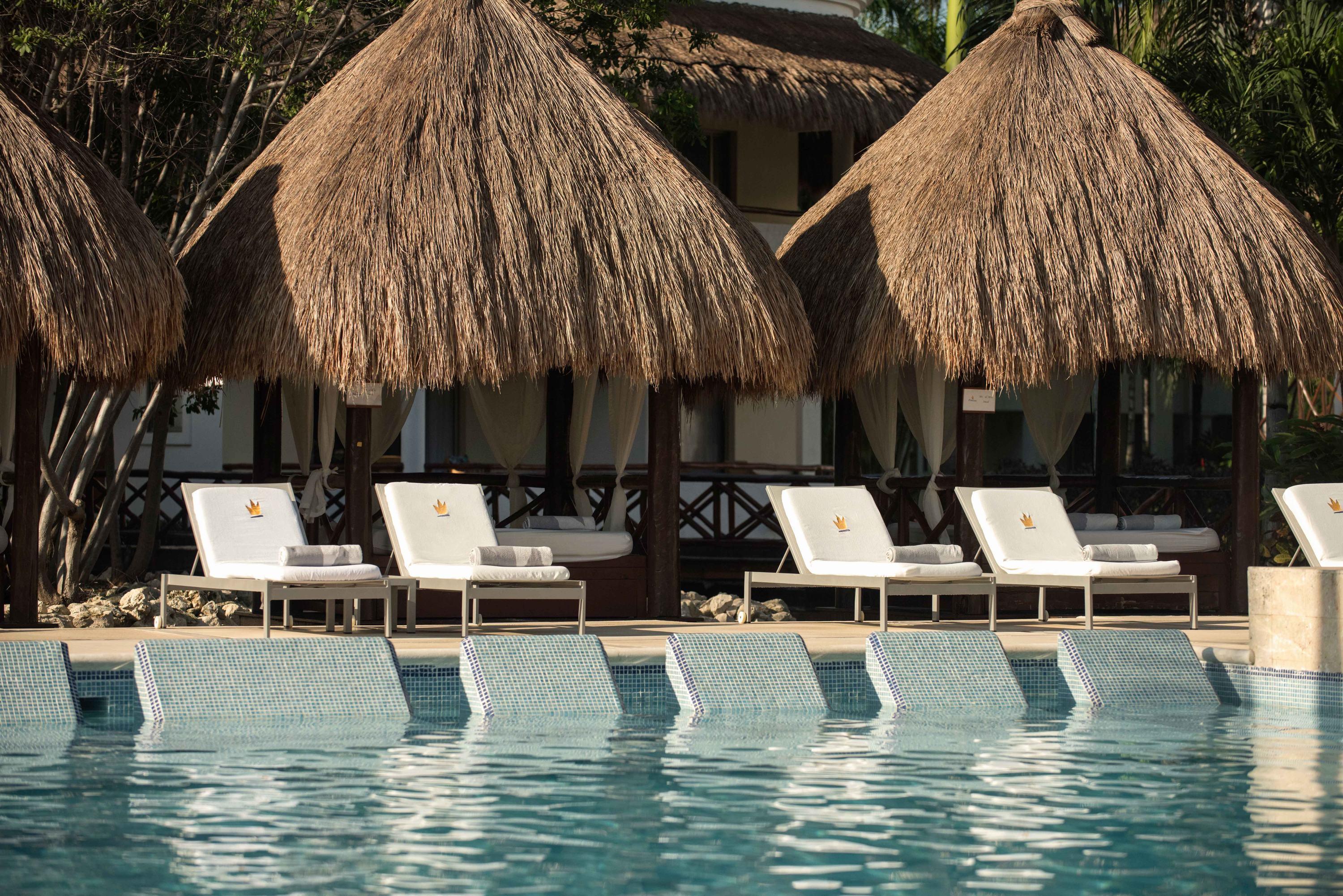 グランド リビエラ プリンセス オール インクルーシブ プレヤデルカーメン エクステリア 写真 The Royal Pool at The Royal