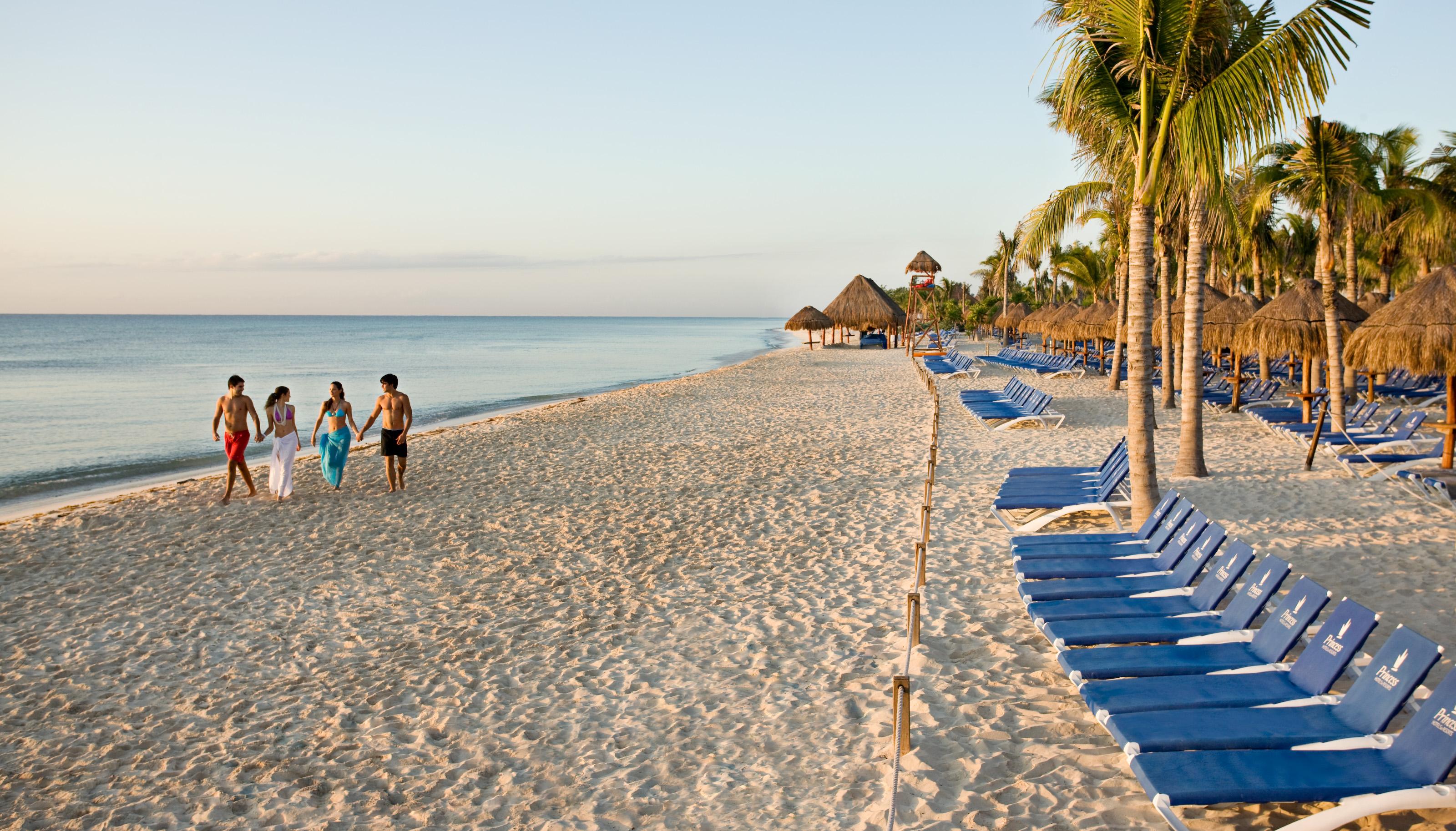グランド リビエラ プリンセス オール インクルーシブ プレヤデルカーメン エクステリア 写真 Beach at the Grand Palladium Resort & Spa